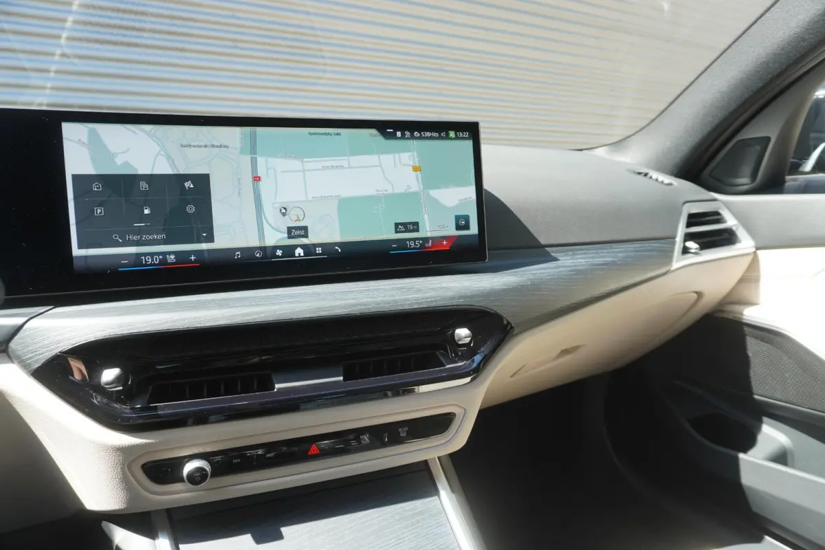 330e Elektrisch verstelbare Stoelen | M Sportpakket | Head Up Display |
