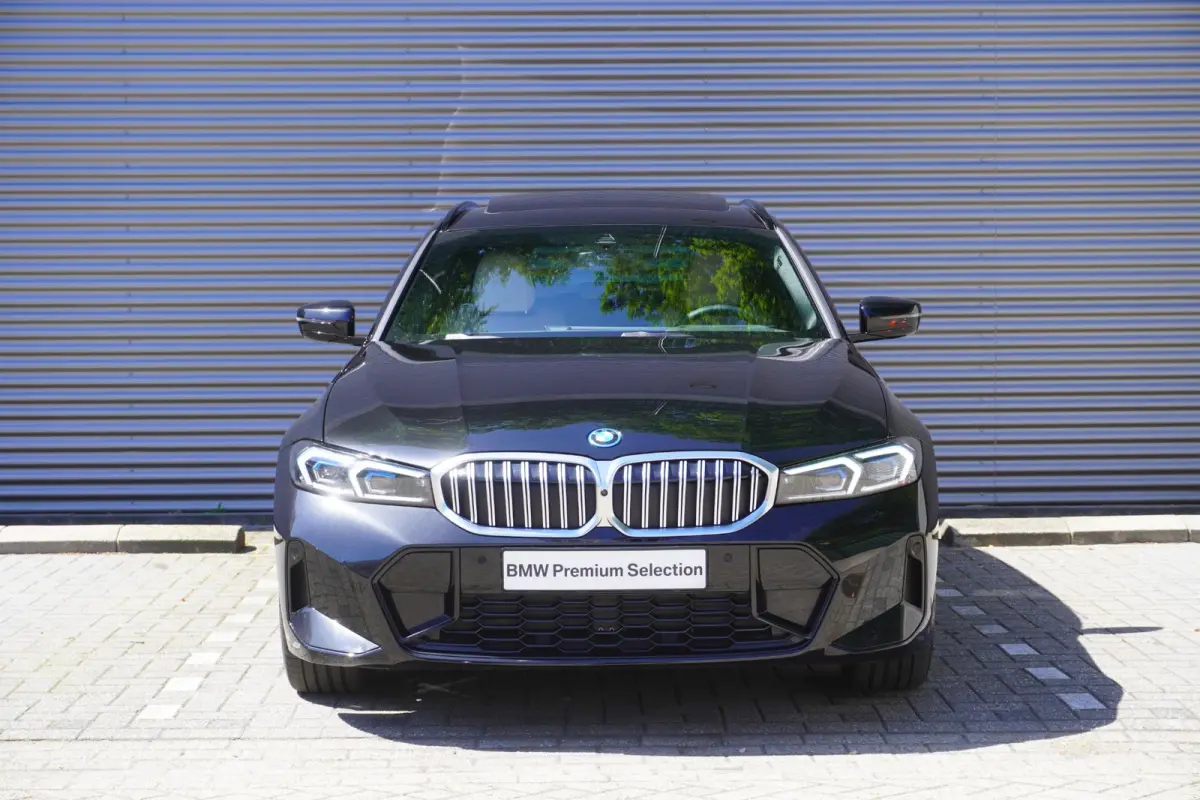 330e Elektrisch verstelbare Stoelen | M Sportpakket | Head Up Display |