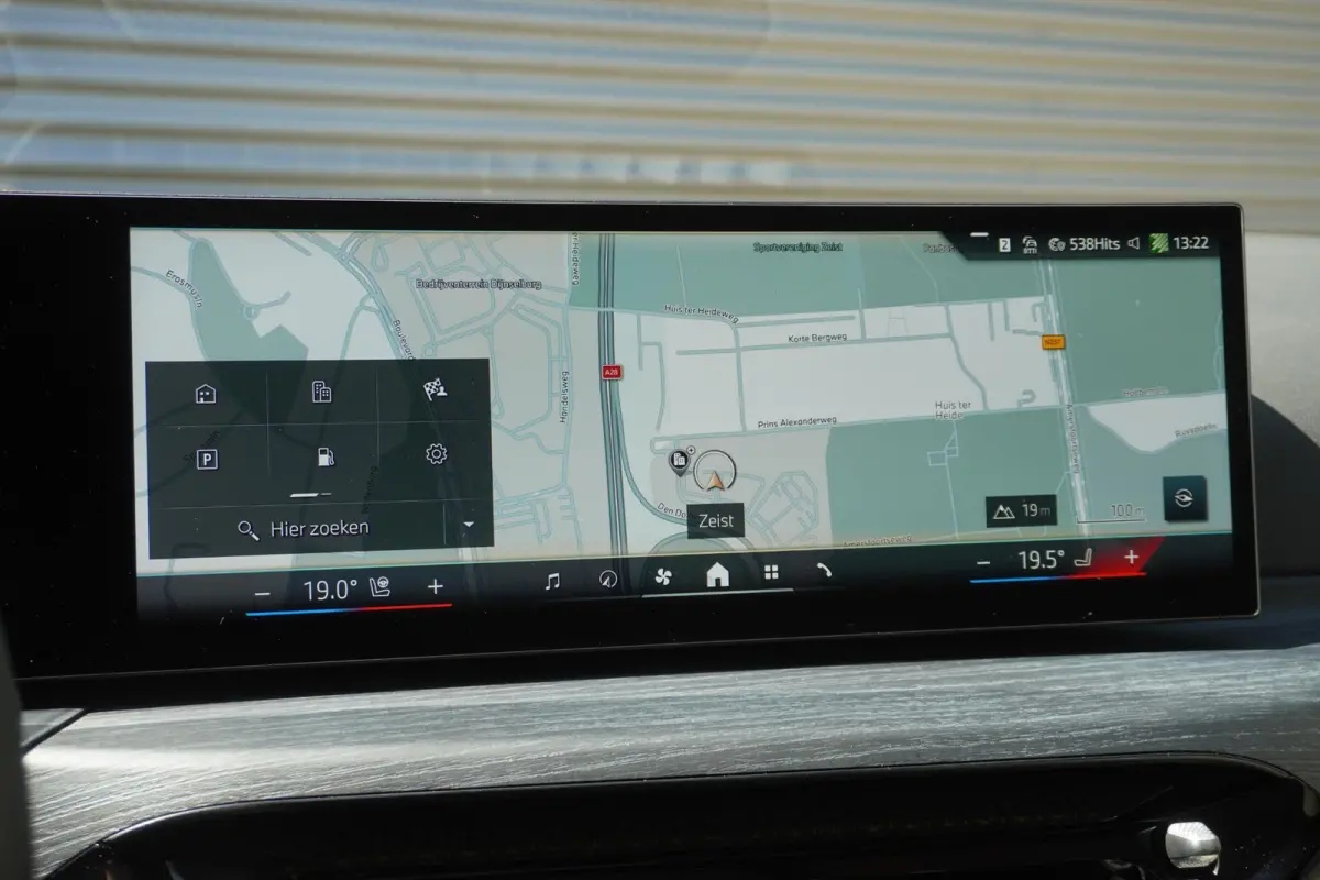 330e Elektrisch verstelbare Stoelen | M Sportpakket | Head Up Display |