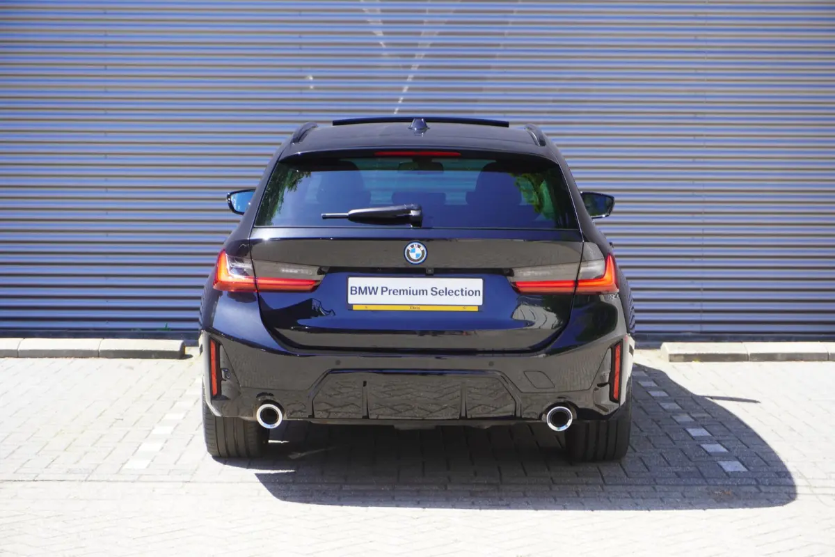 330e Elektrisch verstelbare Stoelen | M Sportpakket | Head Up Display |