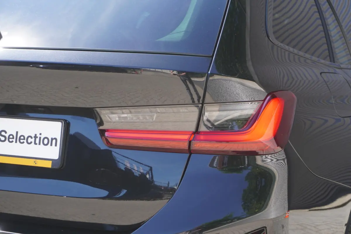 330e Elektrisch verstelbare Stoelen | M Sportpakket | Head Up Display |