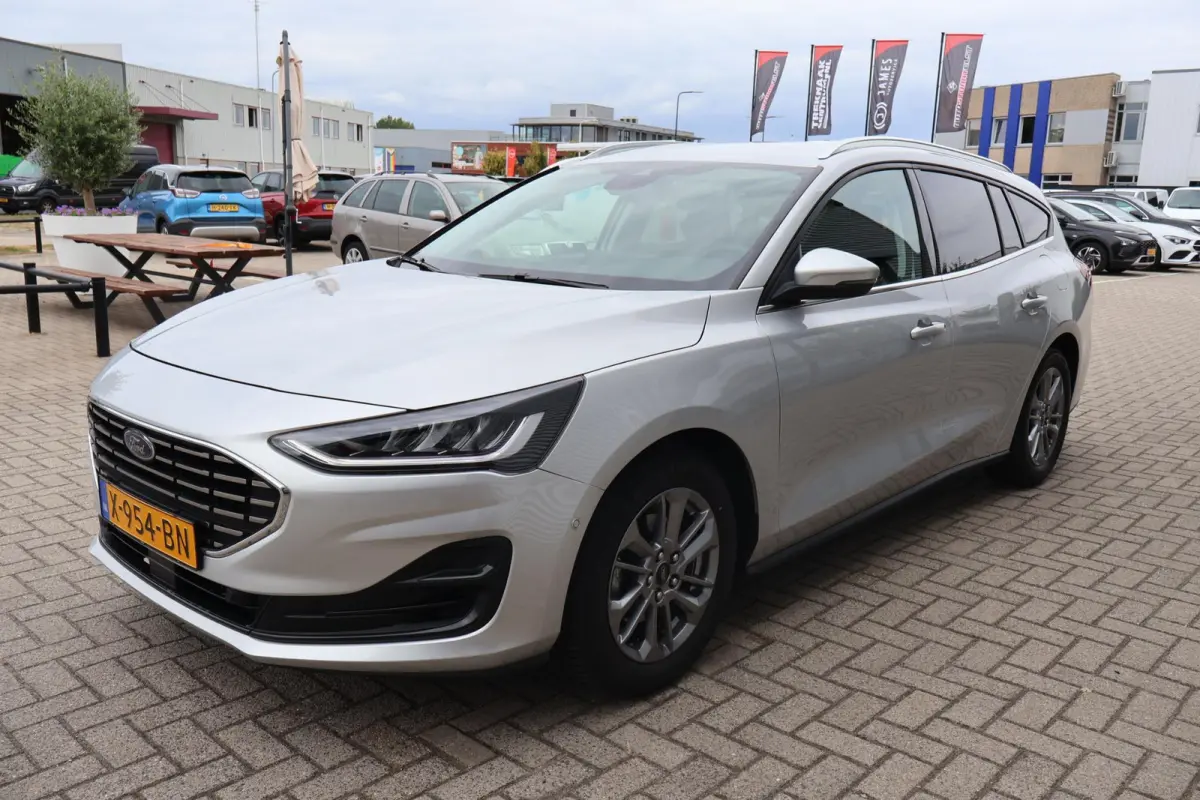 1.0 Hybrid Titanium 1e Eigenaar | Volledig Onderh | NL-Auto | BTW | Camera | Navi | ACC | Carplay | Driver Assist Pack | DAB | Full Led | Keyless