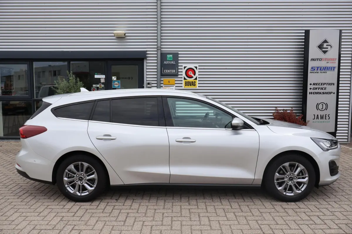 1.0 Hybrid Titanium 1e Eigenaar | Volledig Onderh | NL-Auto | BTW | Camera | Navi | ACC | Carplay | Driver Assist Pack | DAB | Full Led | Keyless