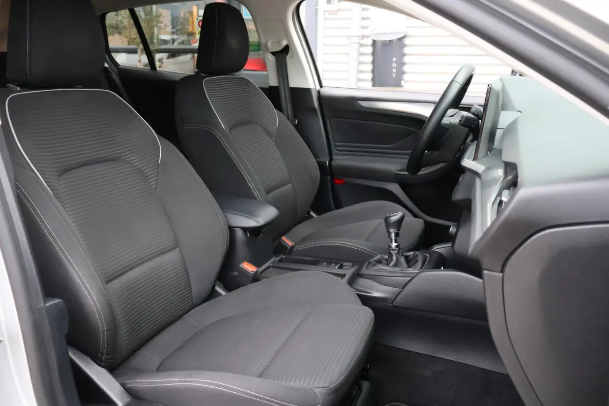 1.0 Hybrid Titanium 1e Eigenaar | Volledig Onderh | NL-Auto | BTW | Camera | Navi | ACC | Carplay | Driver Assist Pack | DAB | Full Led | Keyless