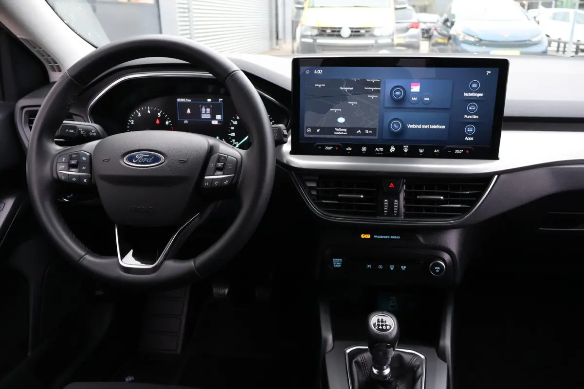 1.0 Hybrid Titanium 1e Eigenaar | Volledig Onderh | NL-Auto | BTW | Camera | Navi | ACC | Carplay | Driver Assist Pack | DAB | Full Led | Keyless