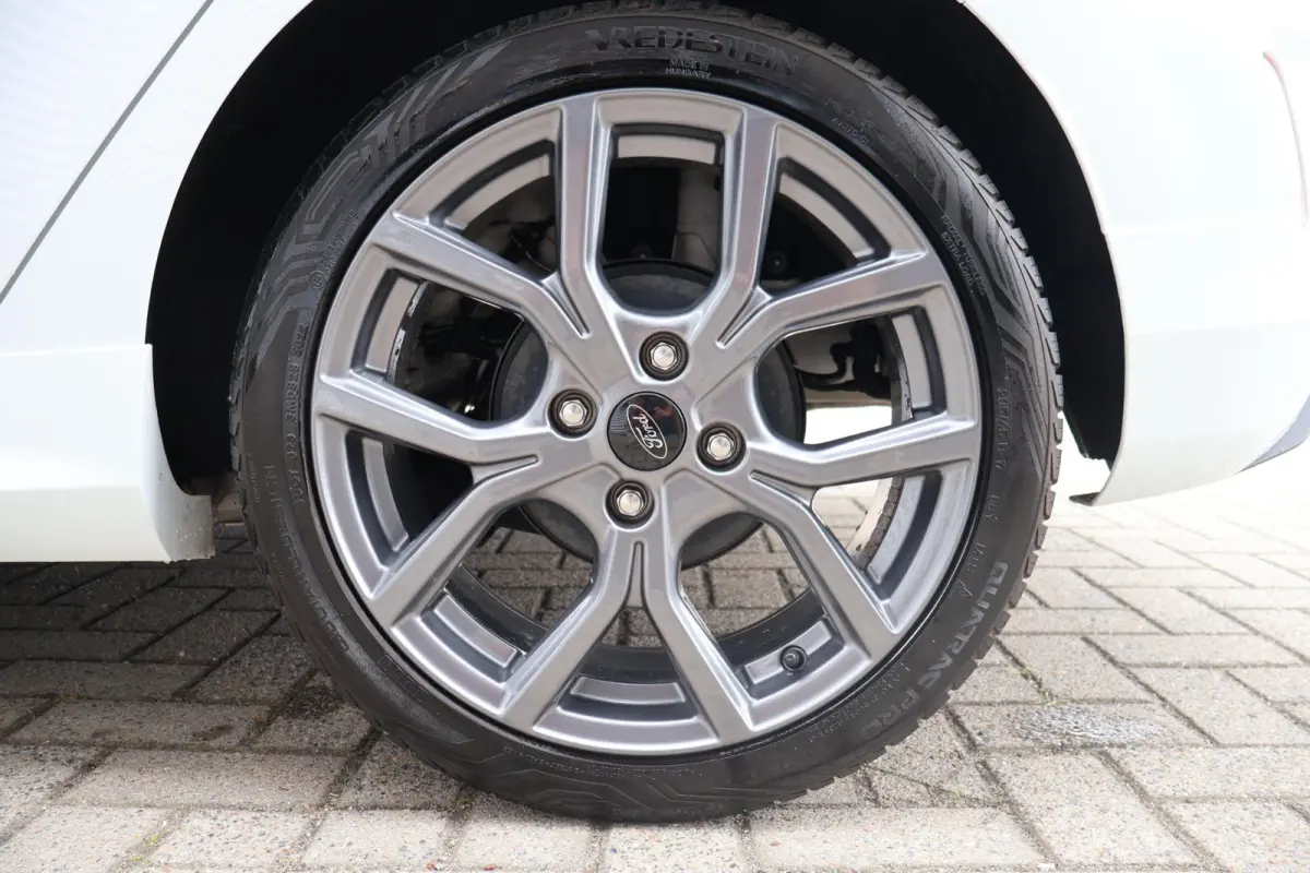 1.0 Hybrid ST-Line 1e Eigenaar | Volledig Onderh | NL-Auto | BTW | Carplay | Navi by app | Cruise | LED | Donkere Hemel | Keyless | DAB | PDC | Start/Stop | Hill-Hold