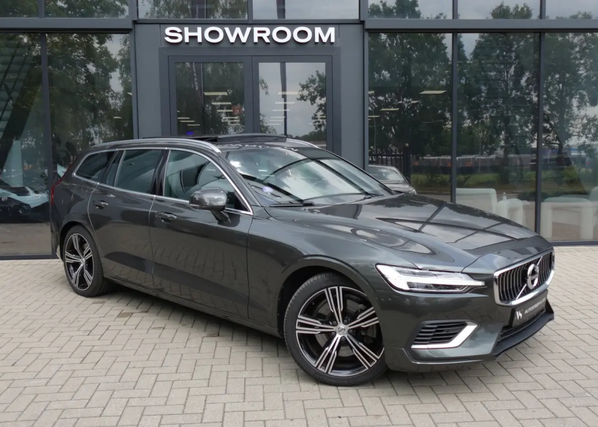 2.0 T8 Twin Engine AWD Inscription PANO KEYLESS