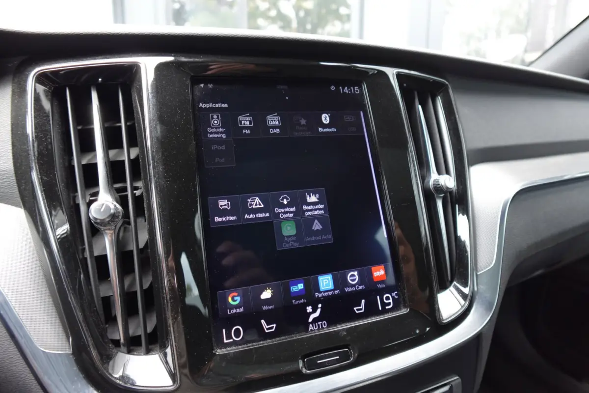 2.0 T8 Twin Engine AWD Inscription PANO KEYLESS