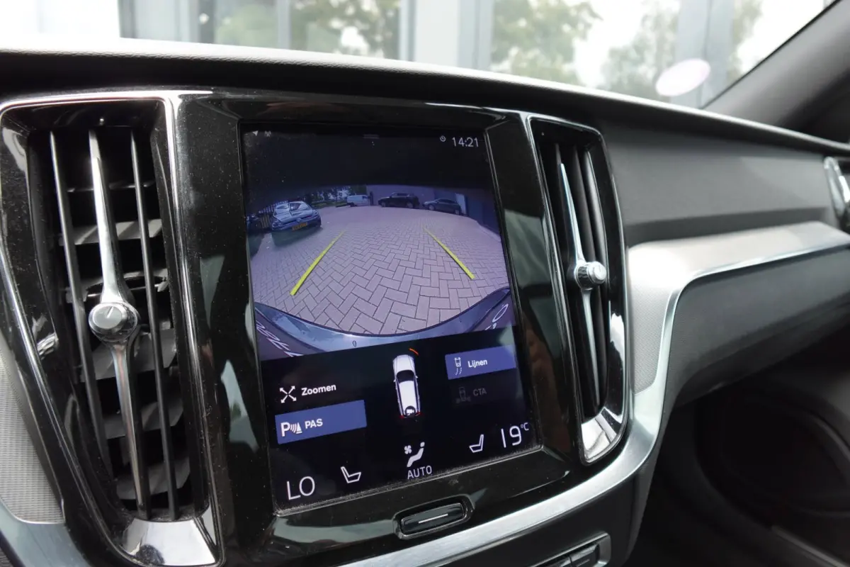 2.0 T8 Twin Engine AWD Inscription PANO KEYLESS