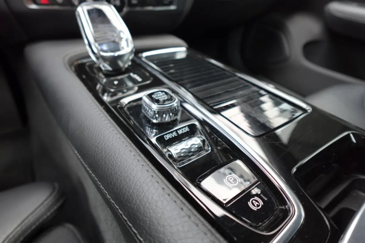 2.0 T8 Twin Engine AWD Inscription PANO KEYLESS