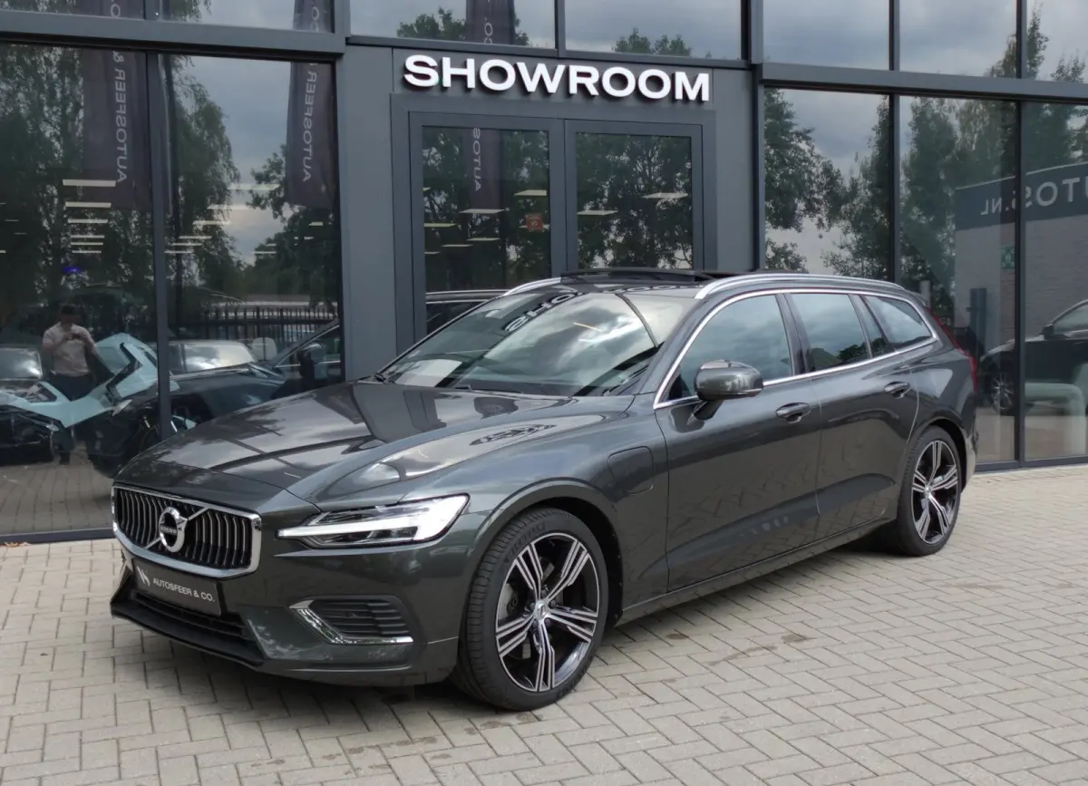 2.0 T8 Twin Engine AWD Inscription PANO KEYLESS