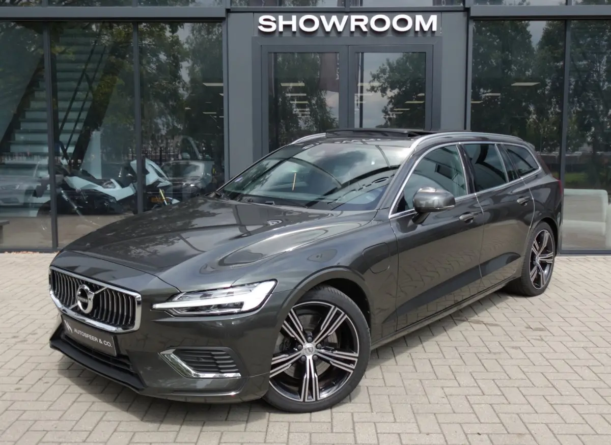 2.0 T8 Twin Engine AWD Inscription PANO KEYLESS