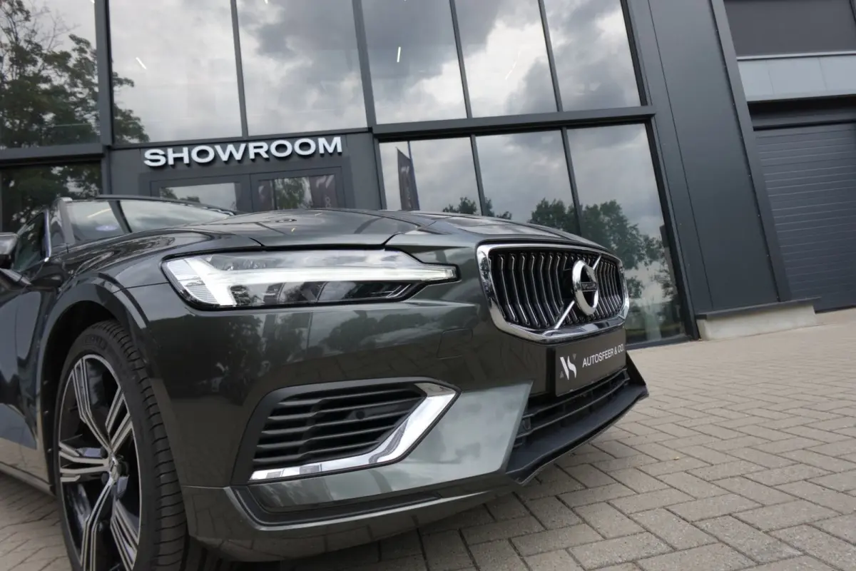 2.0 T8 Twin Engine AWD Inscription PANO KEYLESS