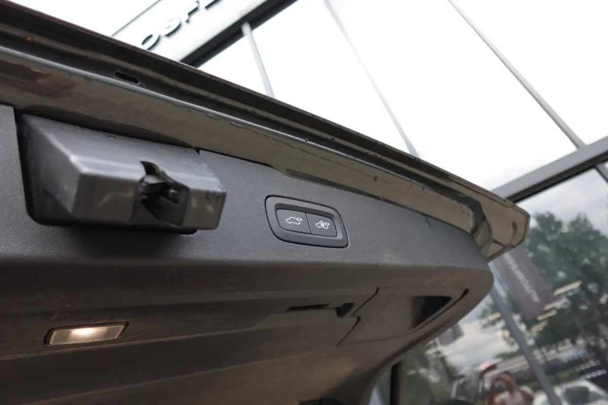 2.0 T8 Twin Engine AWD Inscription PANO KEYLESS