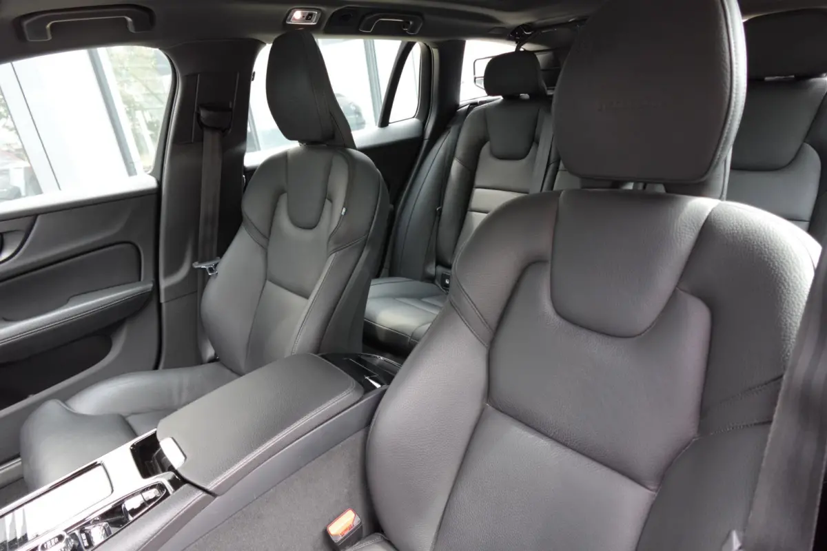 2.0 T8 Twin Engine AWD Inscription PANO KEYLESS