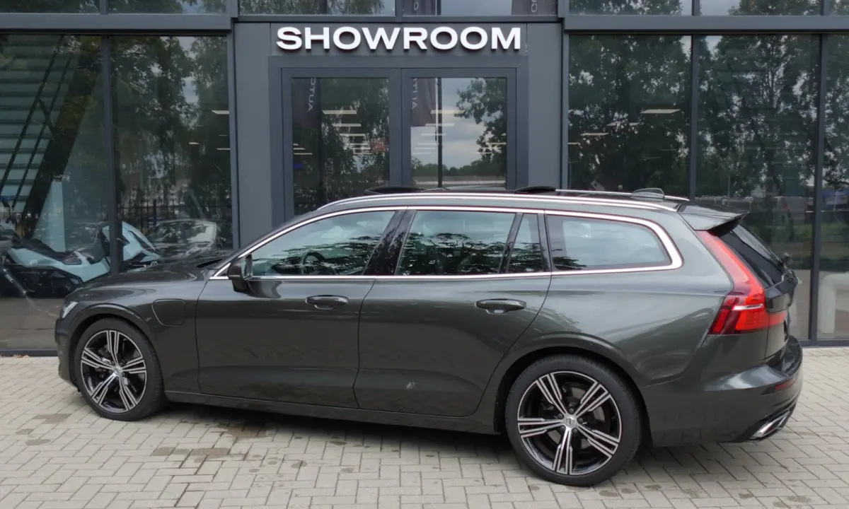 2.0 T8 Twin Engine AWD Inscription PANO KEYLESS