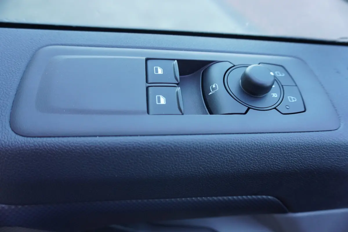 320L 2.0 TDCI 170PK L2H1 Trend Automaat Schuifdeur L / R Nr. V071 | Airco | Adap.Cruise | Navi | Camera | Blis | Glaslook