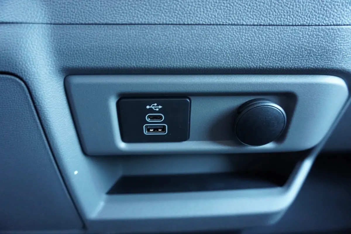 320L 2.0 TDCI 170PK L2H1 Trend Automaat Schuifdeur L / R Nr. V071 | Airco | Adap.Cruise | Navi | Camera | Blis | Glaslook