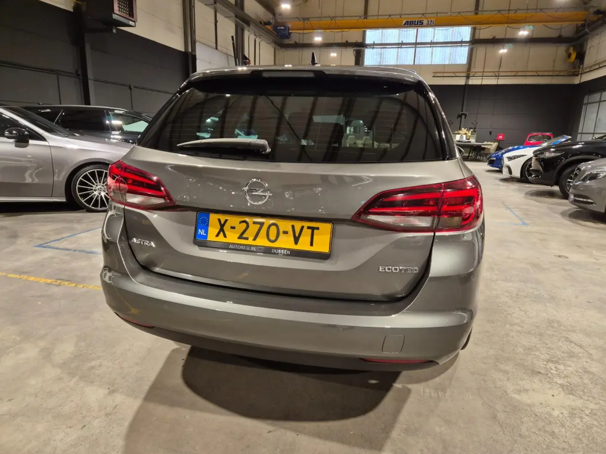 1.0 Turbo Innovation - Navigatie - CarPlay - Stoel en Stuurverwarming - Keyless - Elektr klep