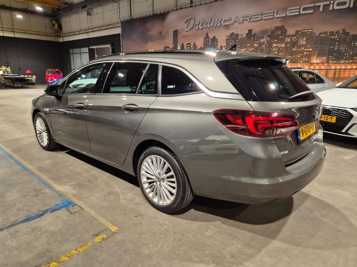 1.0 Turbo Innovation - Navigatie - CarPlay - Stoel en Stuurverwarming - Keyless - Elektr klep