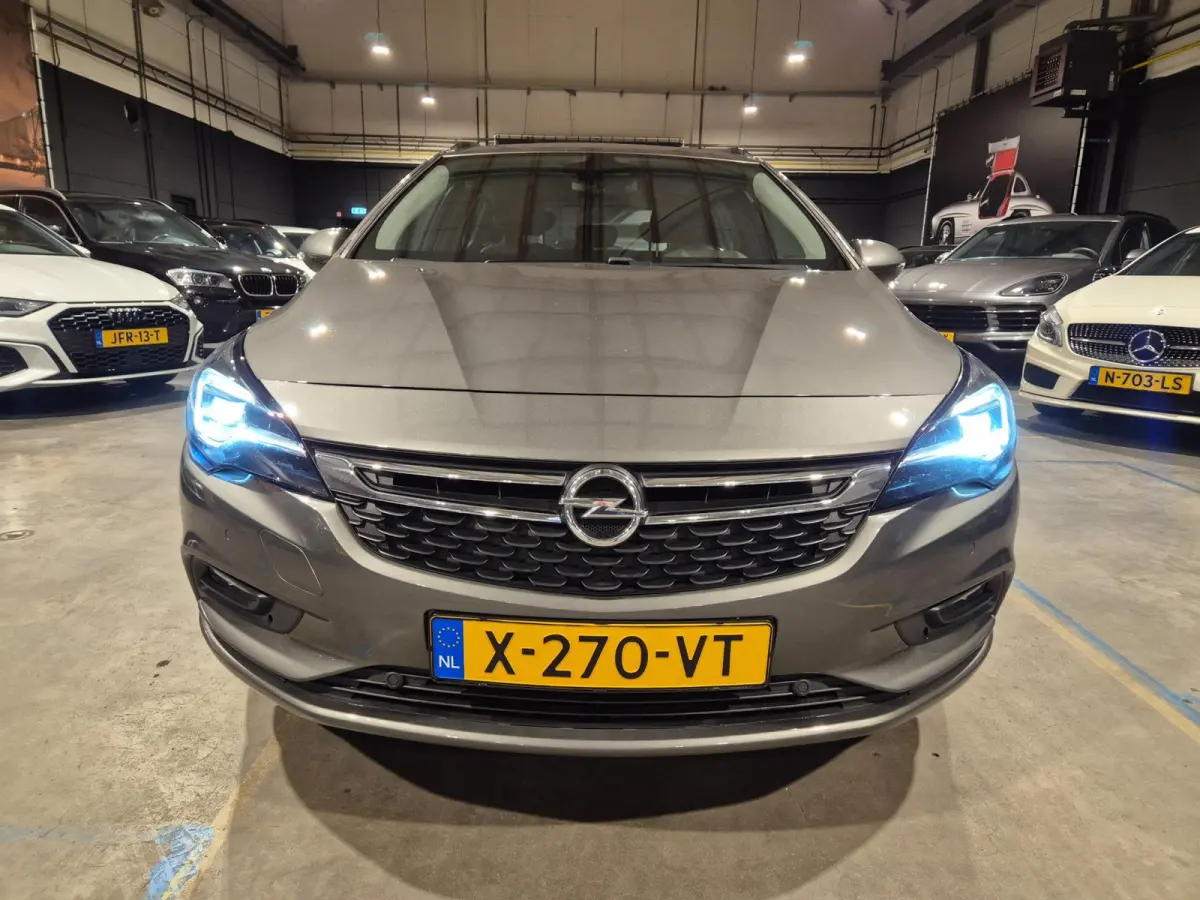1.0 Turbo Innovation - Navigatie - CarPlay - Stoel en Stuurverwarming - Keyless - Elektr klep