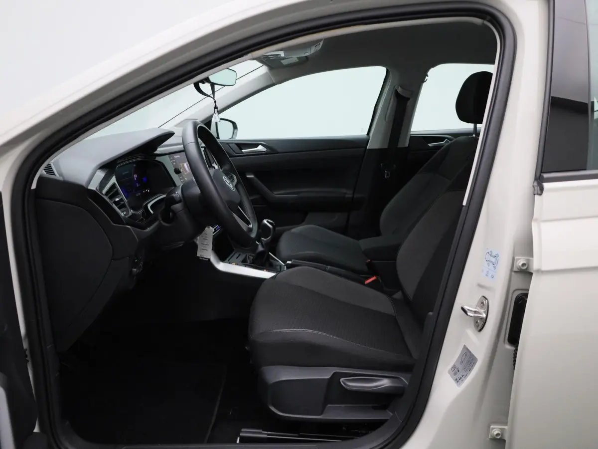 1.0 TSI Life Edition 95pk Demo | Parkeersensoren Achter | Achteruirijcamera | Privacy Glas | 15 Inch Velgen | Apple Carplay | Android Auto