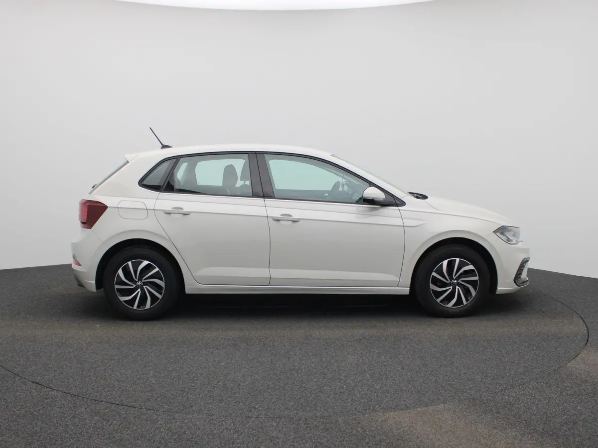 1.0 TSI Life Edition 95pk Demo | Parkeersensoren Achter | Achteruirijcamera | Privacy Glas | 15 Inch Velgen | Apple Carplay | Android Auto