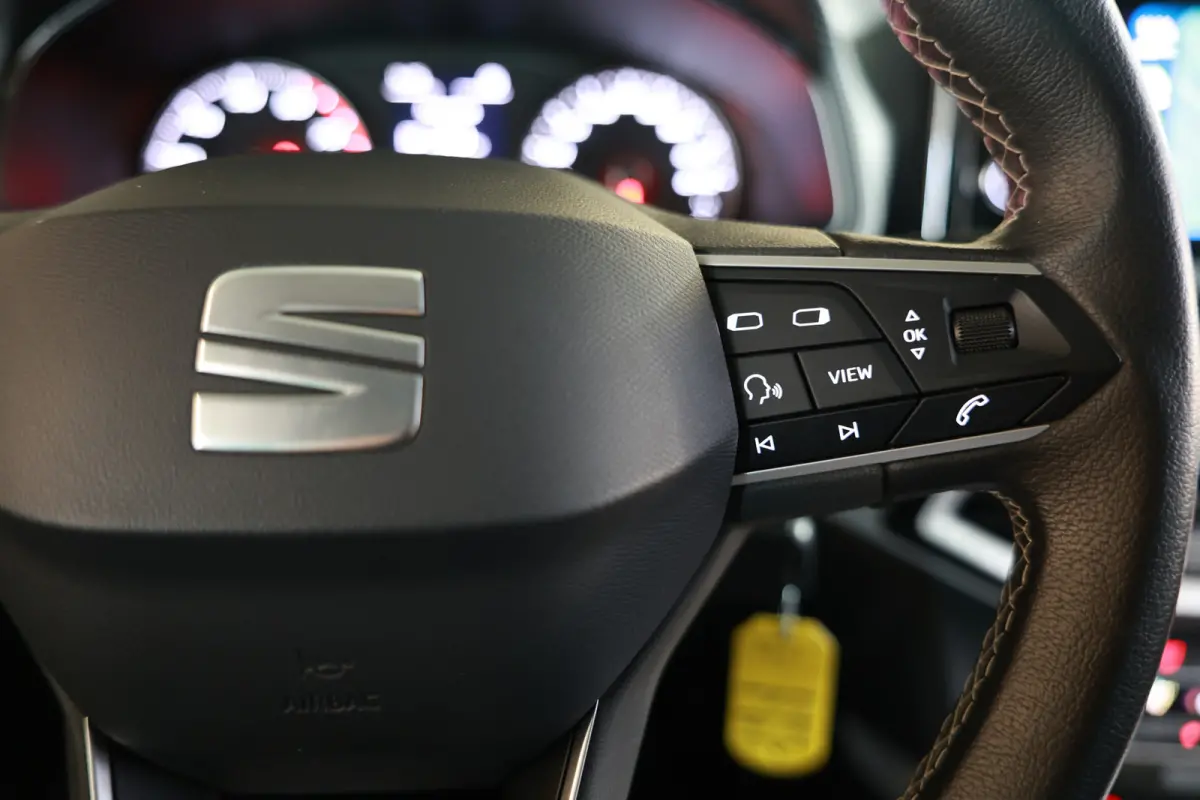 1.0 TSI Style FR X uitv. CARPLAY PDC NAVI CLIMA STOELVW "23