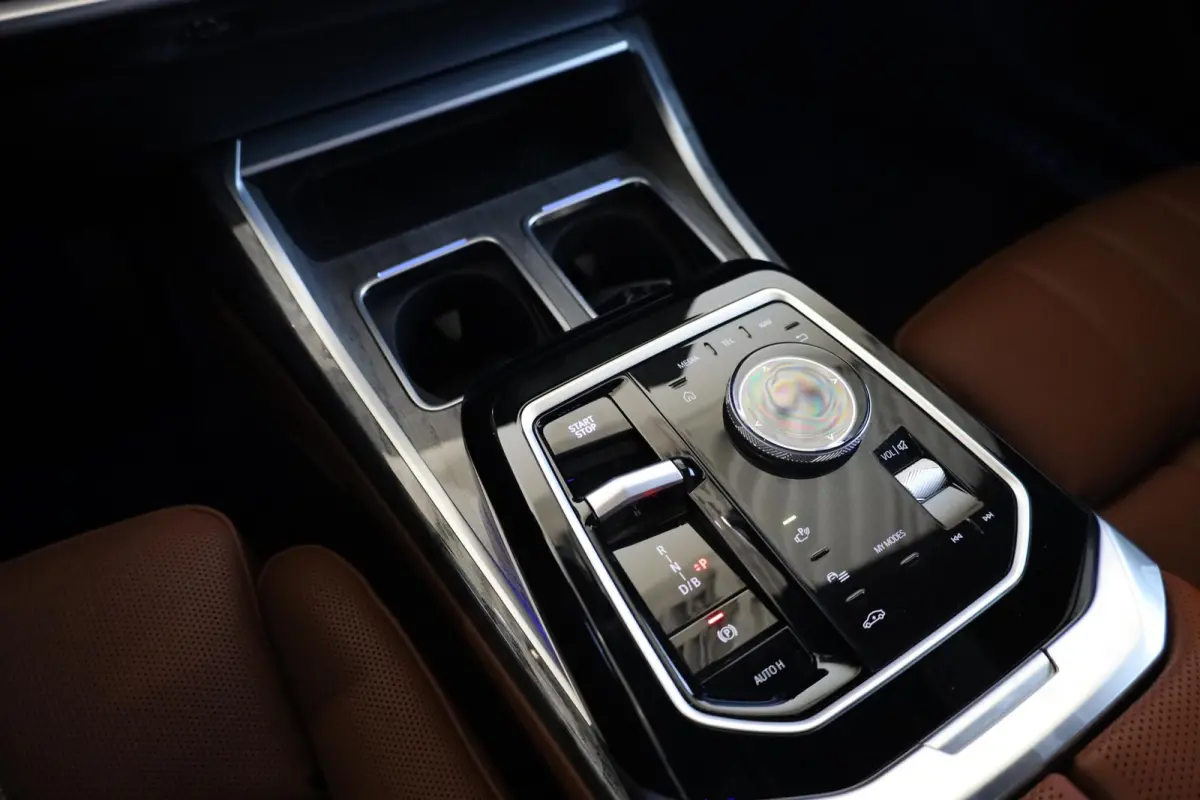 xDrive60 M Sport Pro | Rear Seat Entertainment | SOH 99,4% | BMW Individual Leder 'Merino' Tartufo | Integral Active Steering