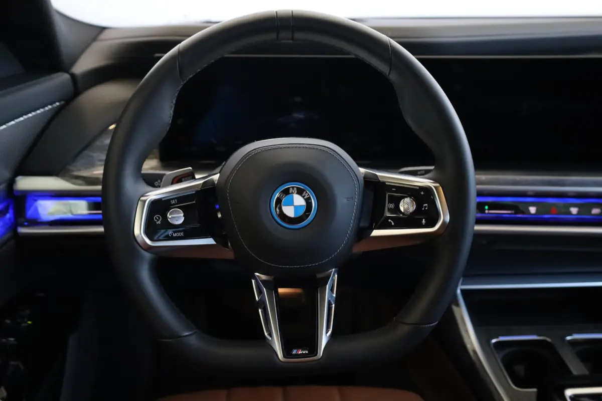 xDrive60 M Sport Pro | Rear Seat Entertainment | SOH 99,4% | BMW Individual Leder 'Merino' Tartufo | Integral Active Steering