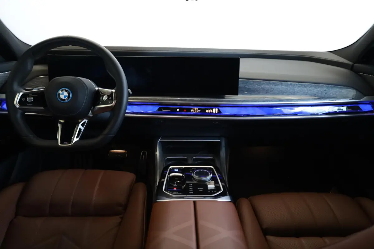 xDrive60 M Sport Pro | Rear Seat Entertainment | SOH 99,4% | BMW Individual Leder 'Merino' Tartufo | Integral Active Steering