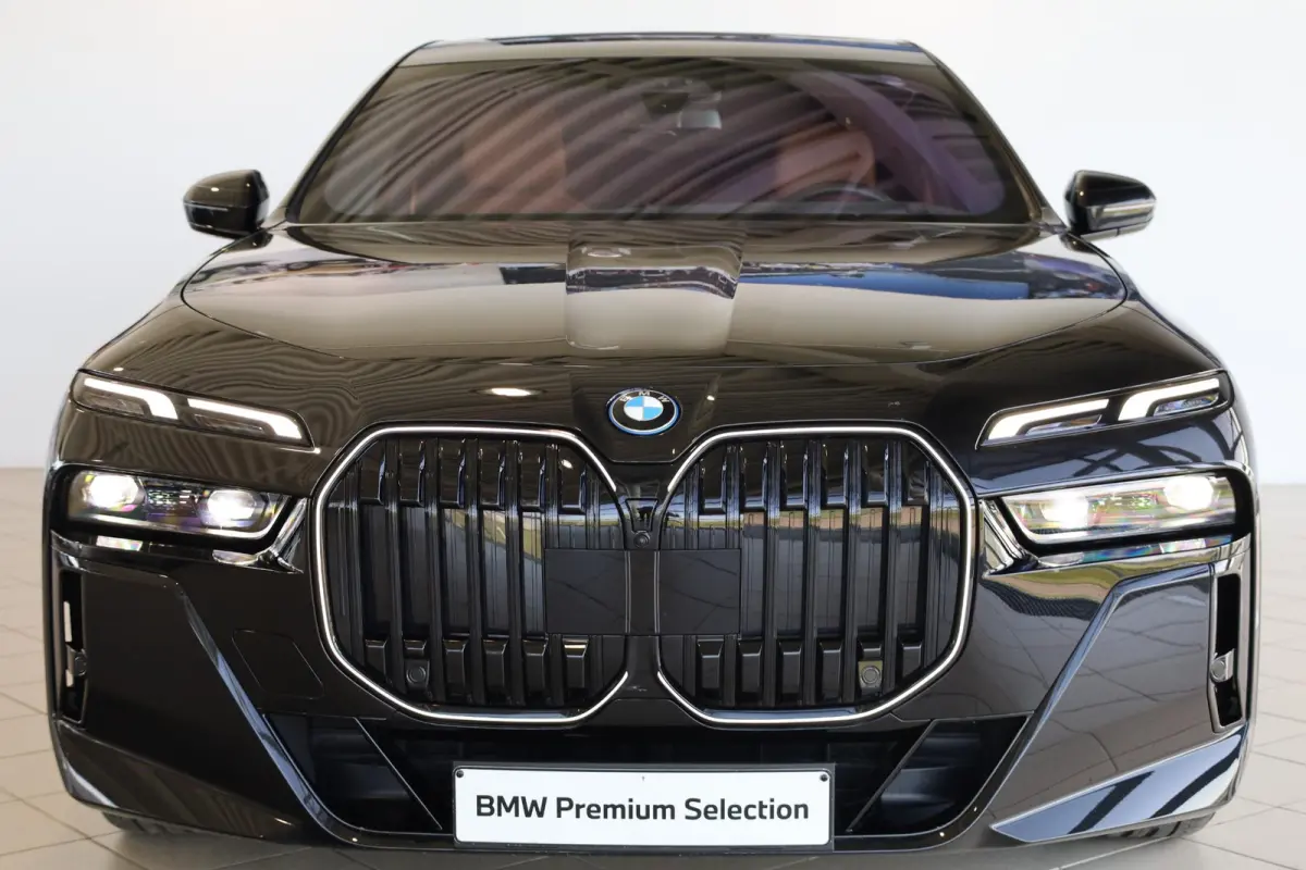 xDrive60 M Sport Pro | Rear Seat Entertainment | SOH 99,4% | BMW Individual Leder 'Merino' Tartufo | Integral Active Steering