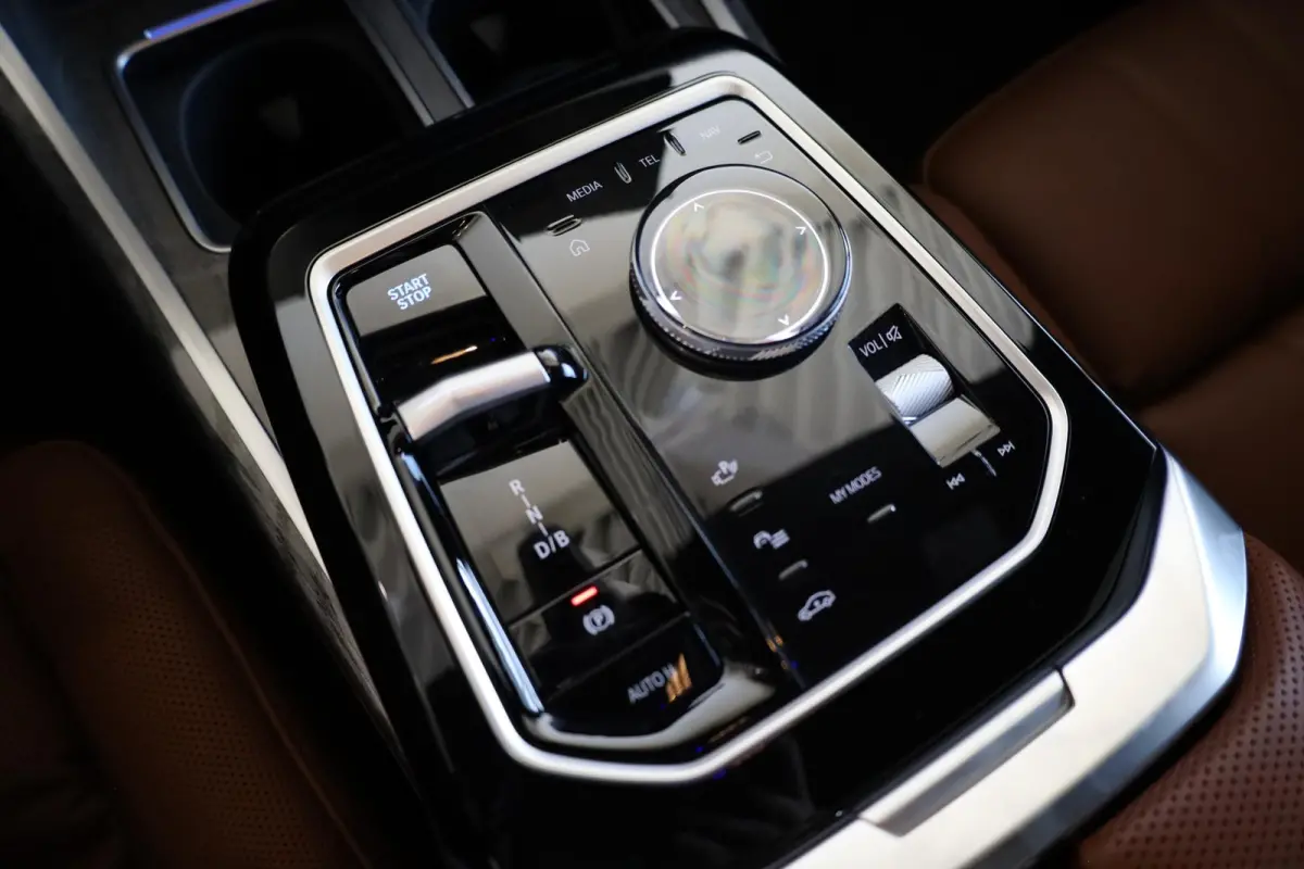 xDrive60 M Sport Pro | Rear Seat Entertainment | SOH 99,4% | BMW Individual Leder 'Merino' Tartufo | Integral Active Steering