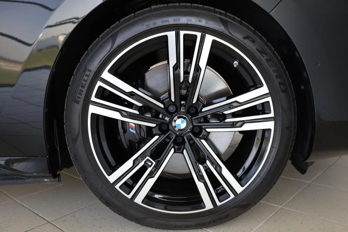 xDrive60 M Sport Pro | Rear Seat Entertainment | SOH 99,4% | BMW Individual Leder 'Merino' Tartufo | Integral Active Steering