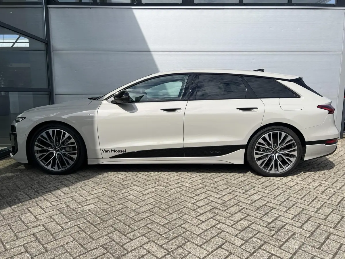 S edition performance 100 kWh | 21 inch velgen | Keyless | Extra getint glas | Camera | Panoramadak | Trekhaak |