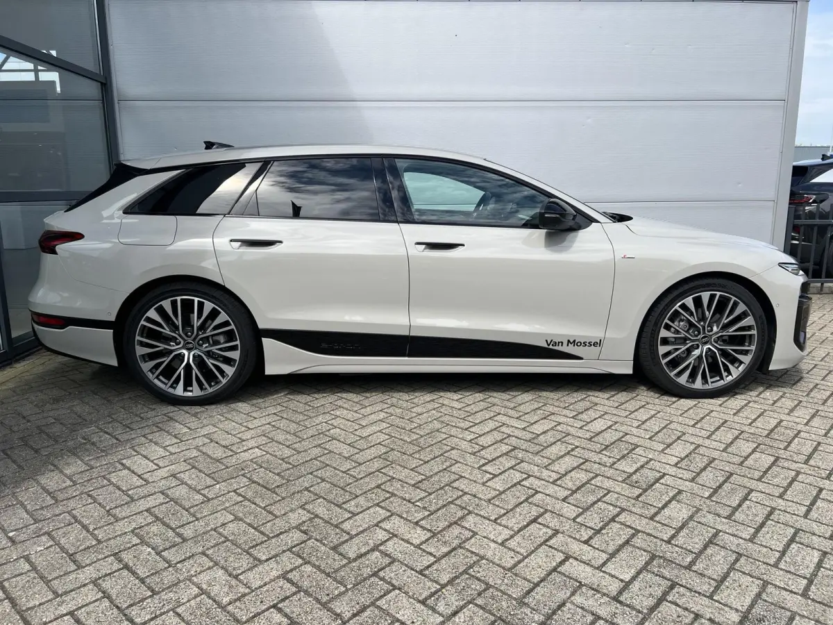 S edition performance 100 kWh | 21 inch velgen | Keyless | Extra getint glas | Camera | Panoramadak | Trekhaak |