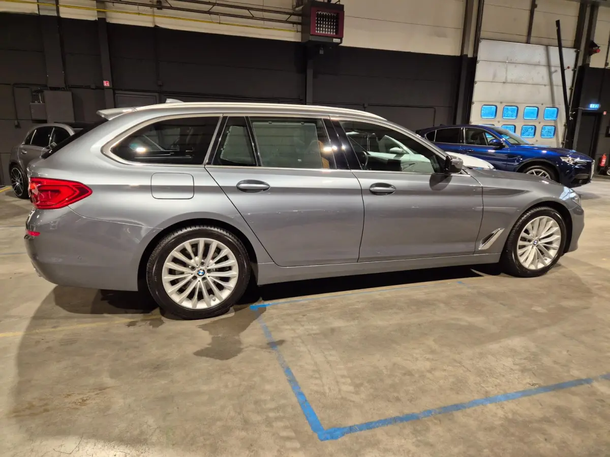 530i High Executive Edition - Panoramadak - HeadUp - Adapt Cruise - Ambiancelight - Memorystoel