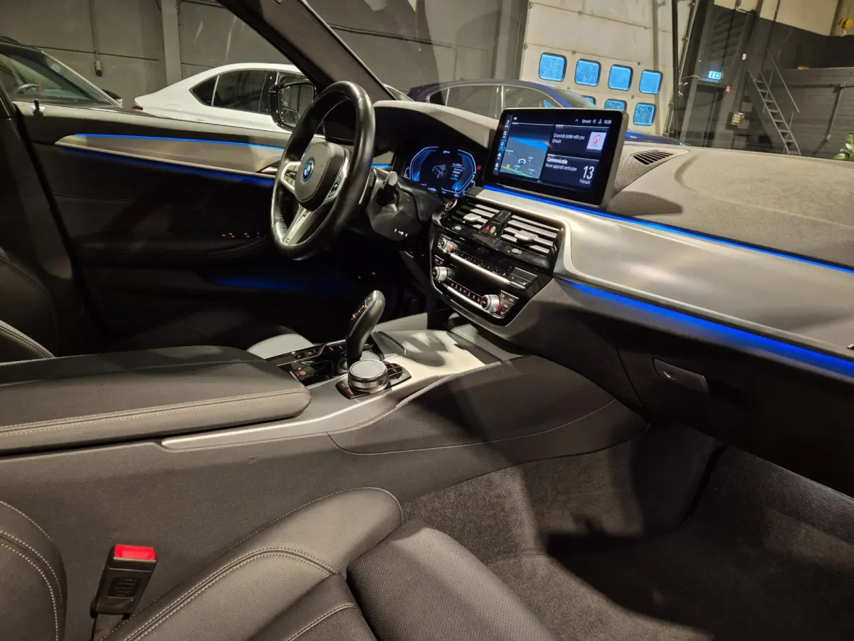 530e Business Edition Plus M-Sport - Panoramadak - Leder - LED - Stoel en Stuurverw - Incl BTW