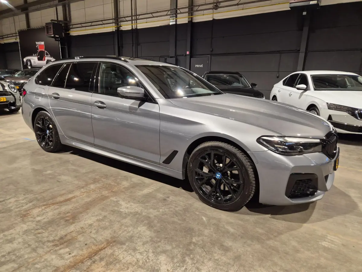 530e Business Edition Plus M-Sport - Panoramadak - Leder - LED - Stoel en Stuurverw - Incl BTW
