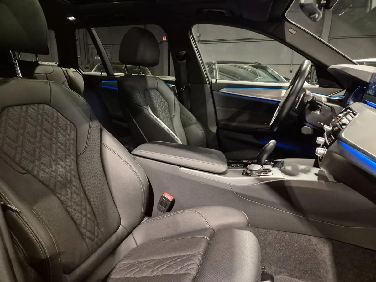 530e Business Edition Plus M-Sport - Panoramadak - Leder - LED - Stoel en Stuurverw - Incl BTW