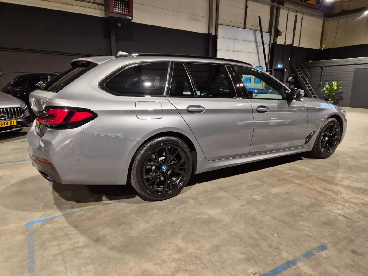 530e Business Edition Plus M-Sport - Panoramadak - Leder - LED - Stoel en Stuurverw - Incl BTW