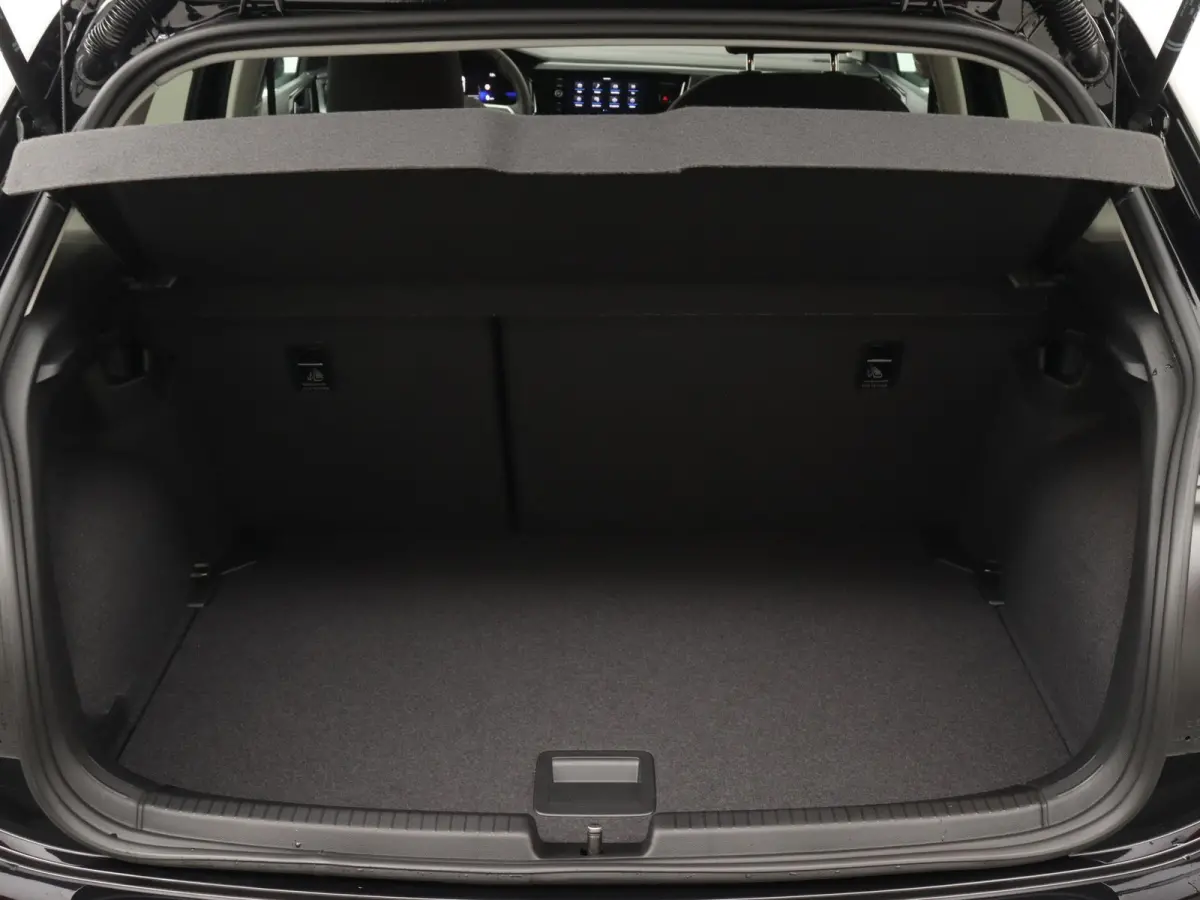 1.0 TSI Life Edition 95 PK | Draadloze Apple carplay | Achteruitrijcamera  | Parkeersensoren | Travel Assist | LED Verlichting | 15" inch "Essex" LMV |