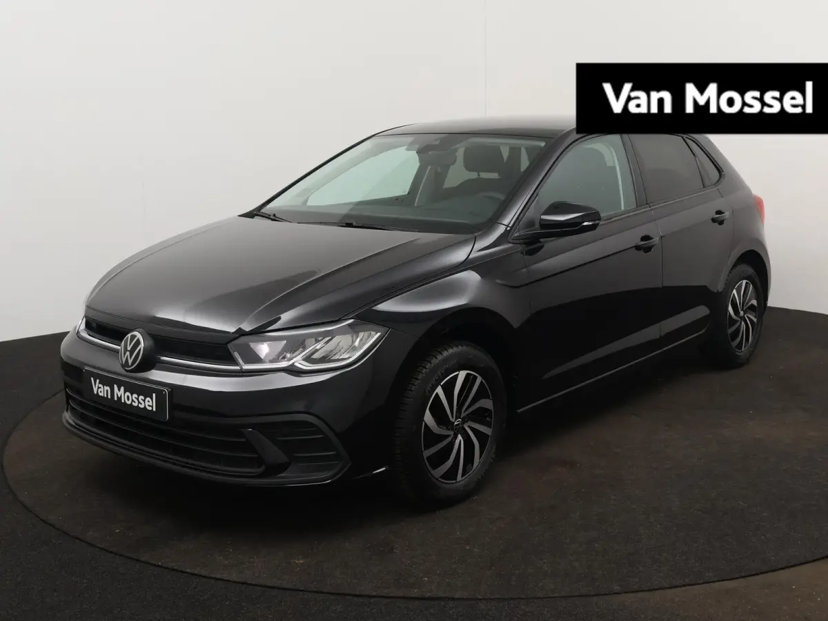 1.0 TSI Life Edition 95 PK | Draadloze Apple carplay | Achteruitrijcamera  | Parkeersensoren | Travel Assist | LED Verlichting | 15" inch "Essex" LMV |