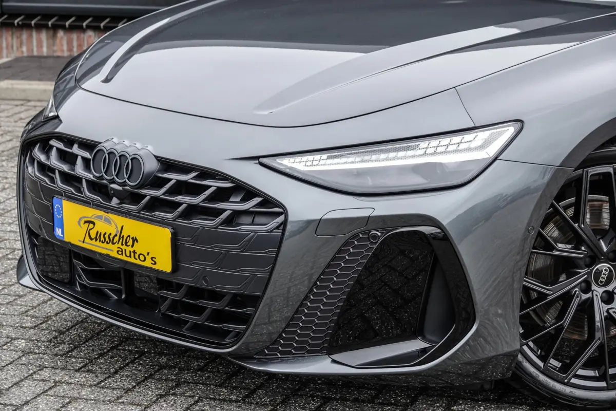 Edition One | e-hybrid 299Pk | MMI Bijrijdersdisplay | B&O Premium | Panoramadak | Head-Up Display | 360° Camera | 21'' | Quattro | Plug-in Hybrid