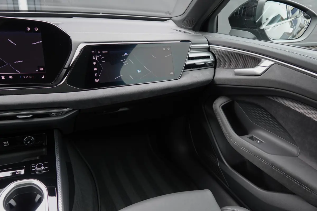Edition One | e-hybrid 299Pk | MMI Bijrijdersdisplay | B&O Premium | Panoramadak | Head-Up Display | 360° Camera | 21'' | Quattro | Plug-in Hybrid