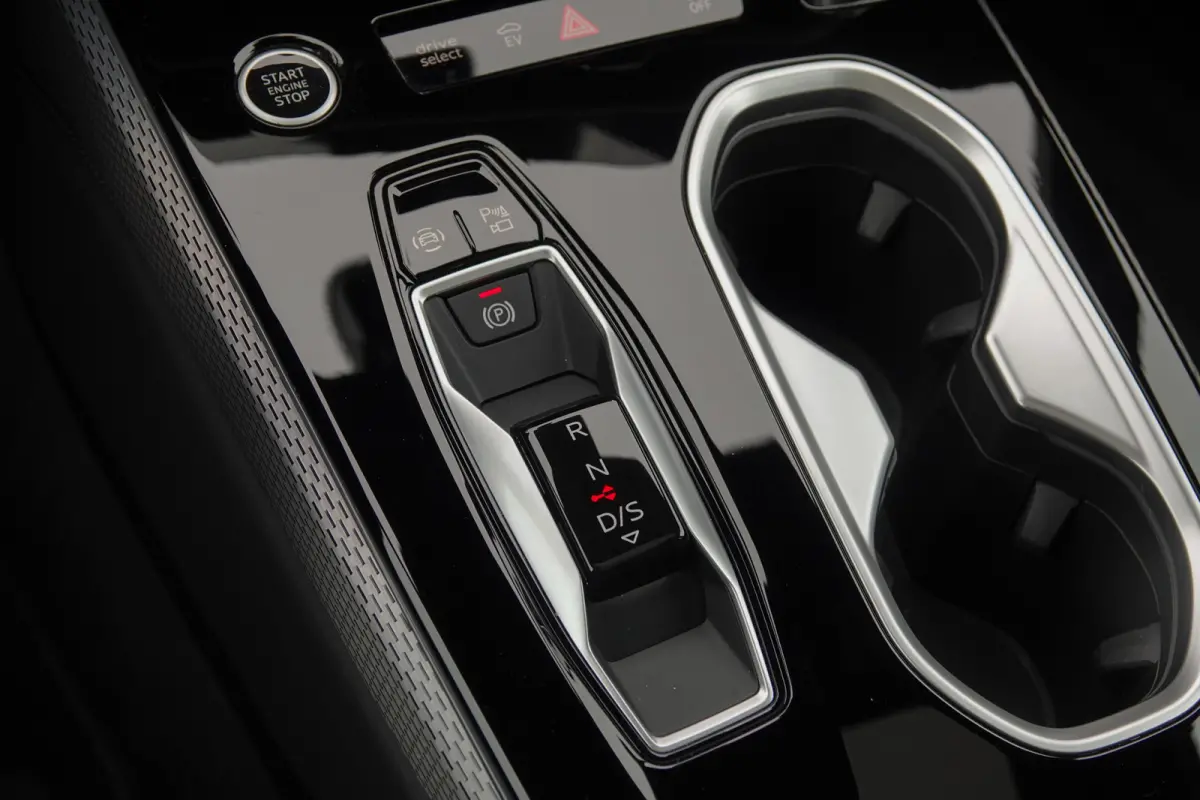 Edition One | e-hybrid 299Pk | MMI Bijrijdersdisplay | B&O Premium | Panoramadak | Head-Up Display | 360° Camera | 21'' | Quattro | Plug-in Hybrid