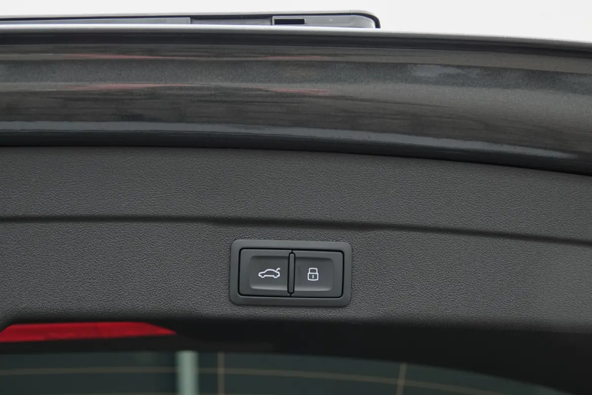 Edition One | e-hybrid 299Pk | MMI Bijrijdersdisplay | B&O Premium | Panoramadak | Head-Up Display | 360° Camera | 21'' | Quattro | Plug-in Hybrid