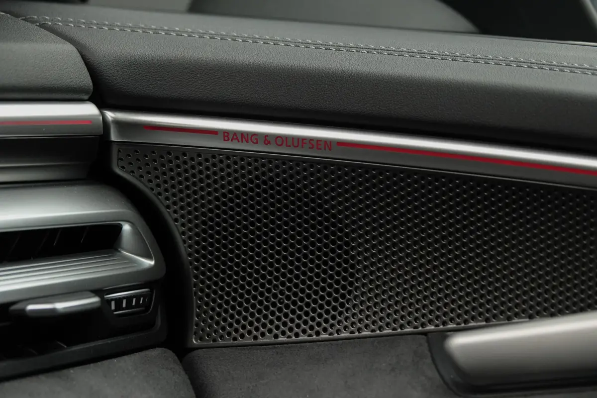 Edition One | e-hybrid 299Pk | MMI Bijrijdersdisplay | B&O Premium | Panoramadak | Head-Up Display | 360° Camera | 21'' | Quattro | Plug-in Hybrid