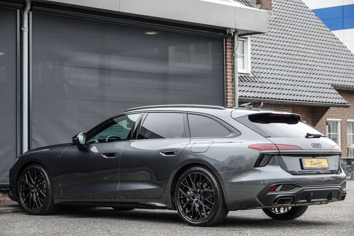 Edition One | e-hybrid 299Pk | MMI Bijrijdersdisplay | B&O Premium | Panoramadak | Head-Up Display | 360° Camera | 21'' | Quattro | Plug-in Hybrid