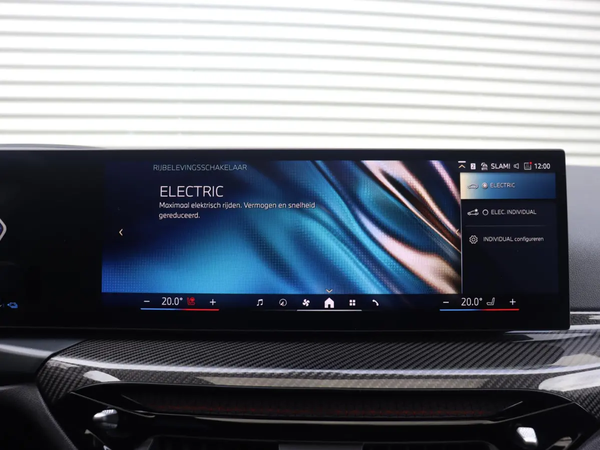 330e | M Sportpakket Pro | Panodak | Head-Up | Trekhaak | Driving Assistant Prof. | Parking Assitant Plus | Harman Kardon | Comfort Access | Elektr. Stoelen | SOH 100% | 19'' LMV